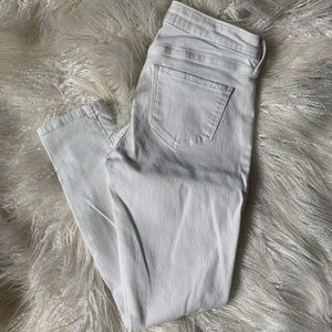 LIKE NEW ABERCROMBIE WHITE DENIM JEANS 4R